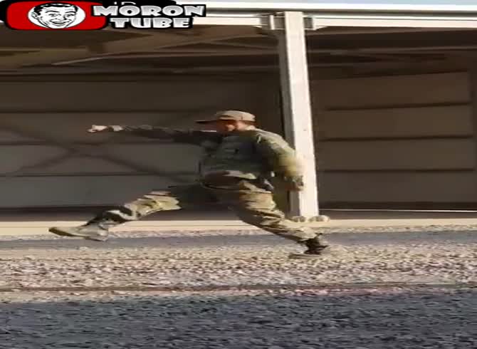 Video :Introducing a new recruit to the army's rhythm